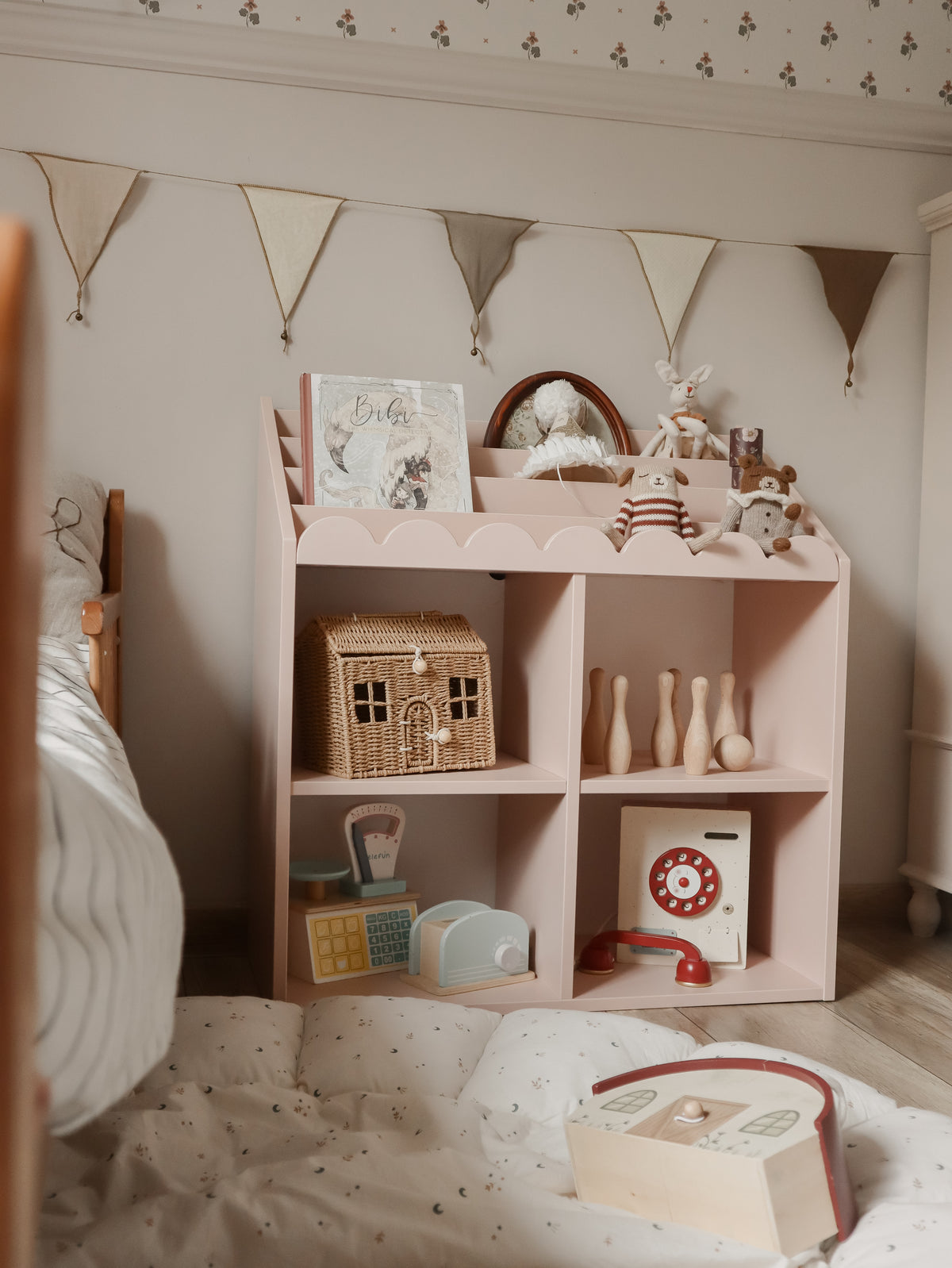 Book Nook, Montessori Kirjahylly, Vintage Rose
