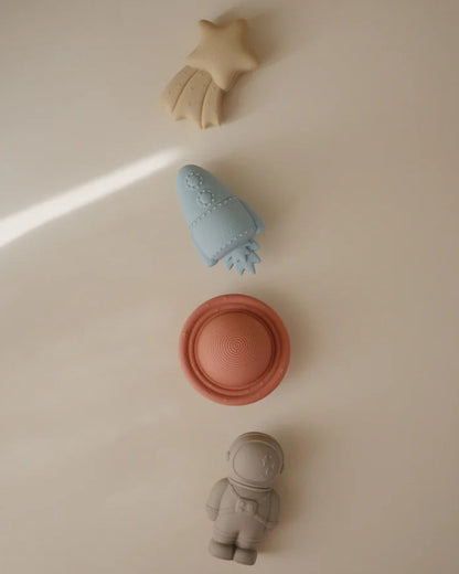 Mushie, Silikoninen Kylpylelu, Space