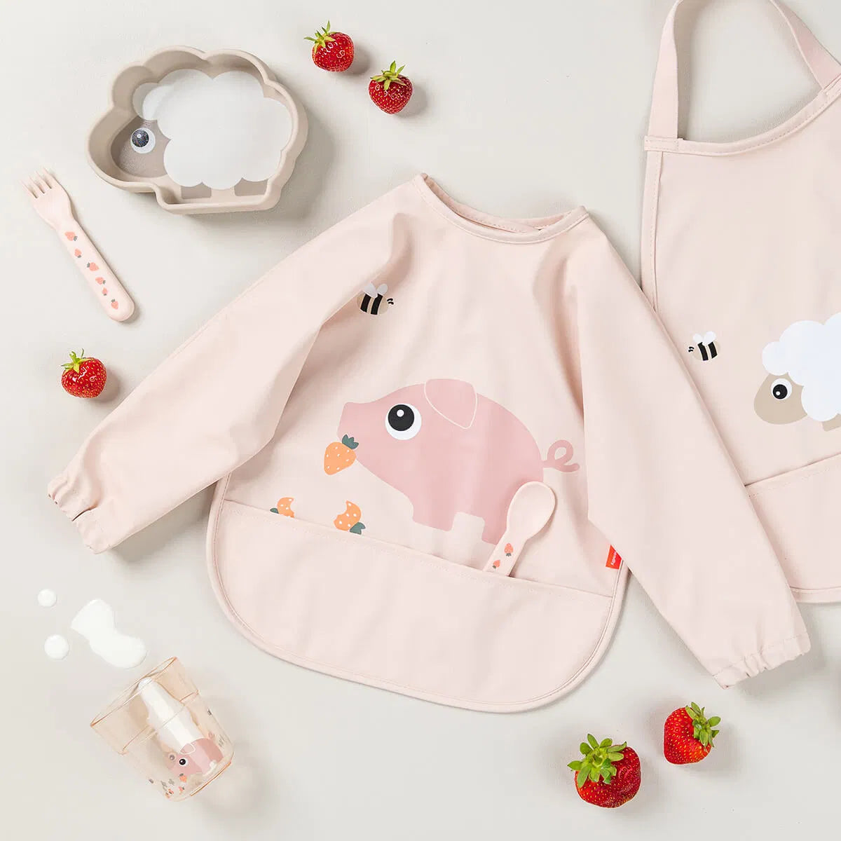 Tiny Farm, Bib with Sleeves, Powder