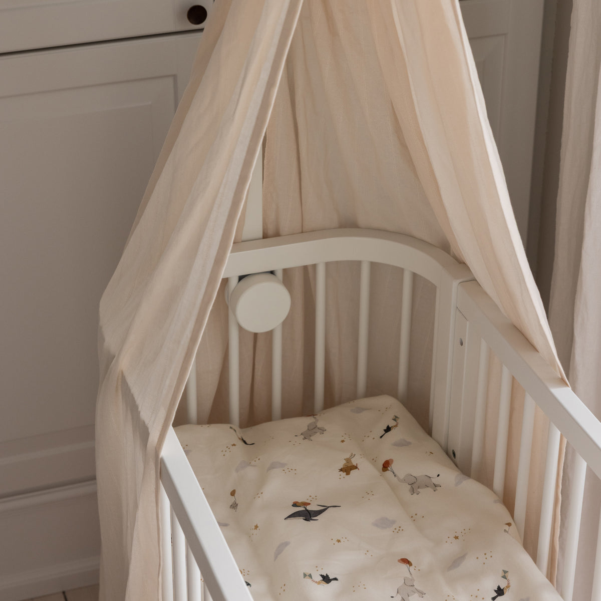 Sebra, Bedside Kehto, White