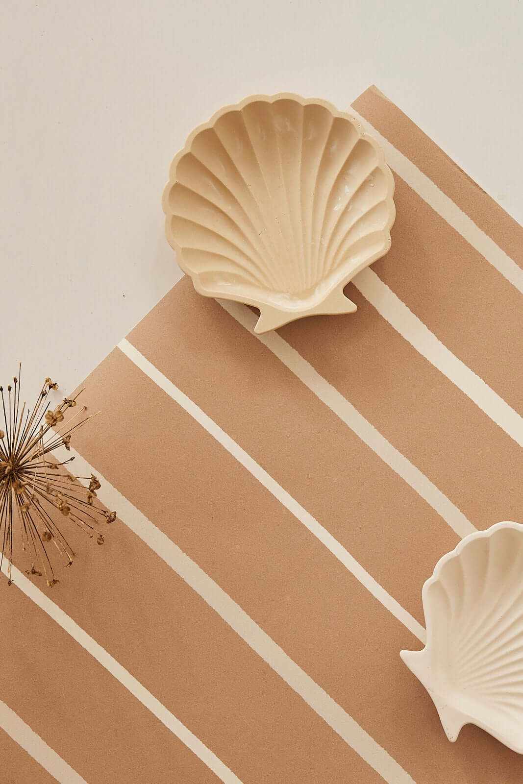 Matuu, Tapetti, Stripes on Brown