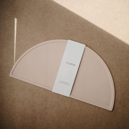 Mushie Silikon bordstablett, Blush