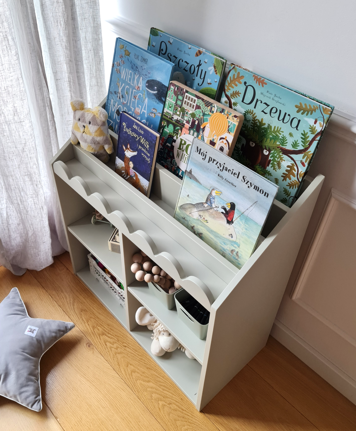 Book Nook, Montessori Kirjahylly, Sage