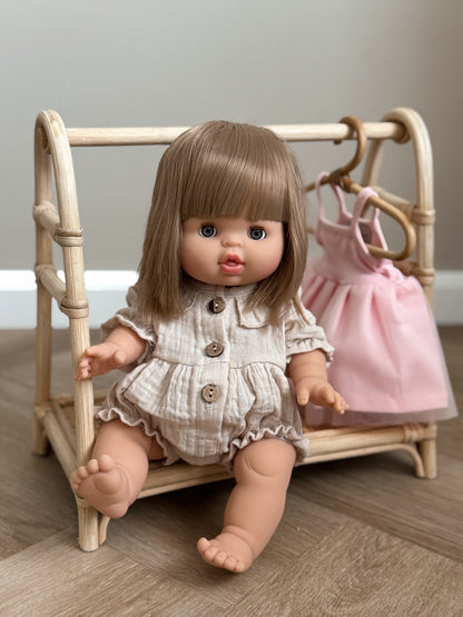 Minikane Sleepy-eyed Nukke, Yze, Eri asuja