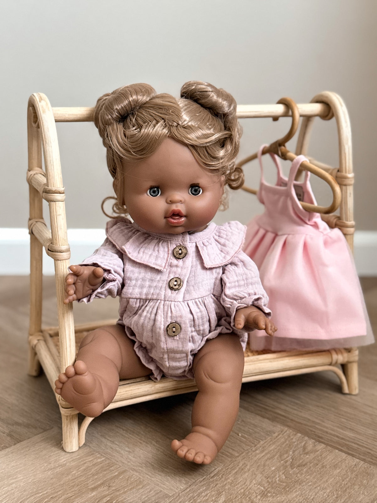 Minikane Nukke, Louise