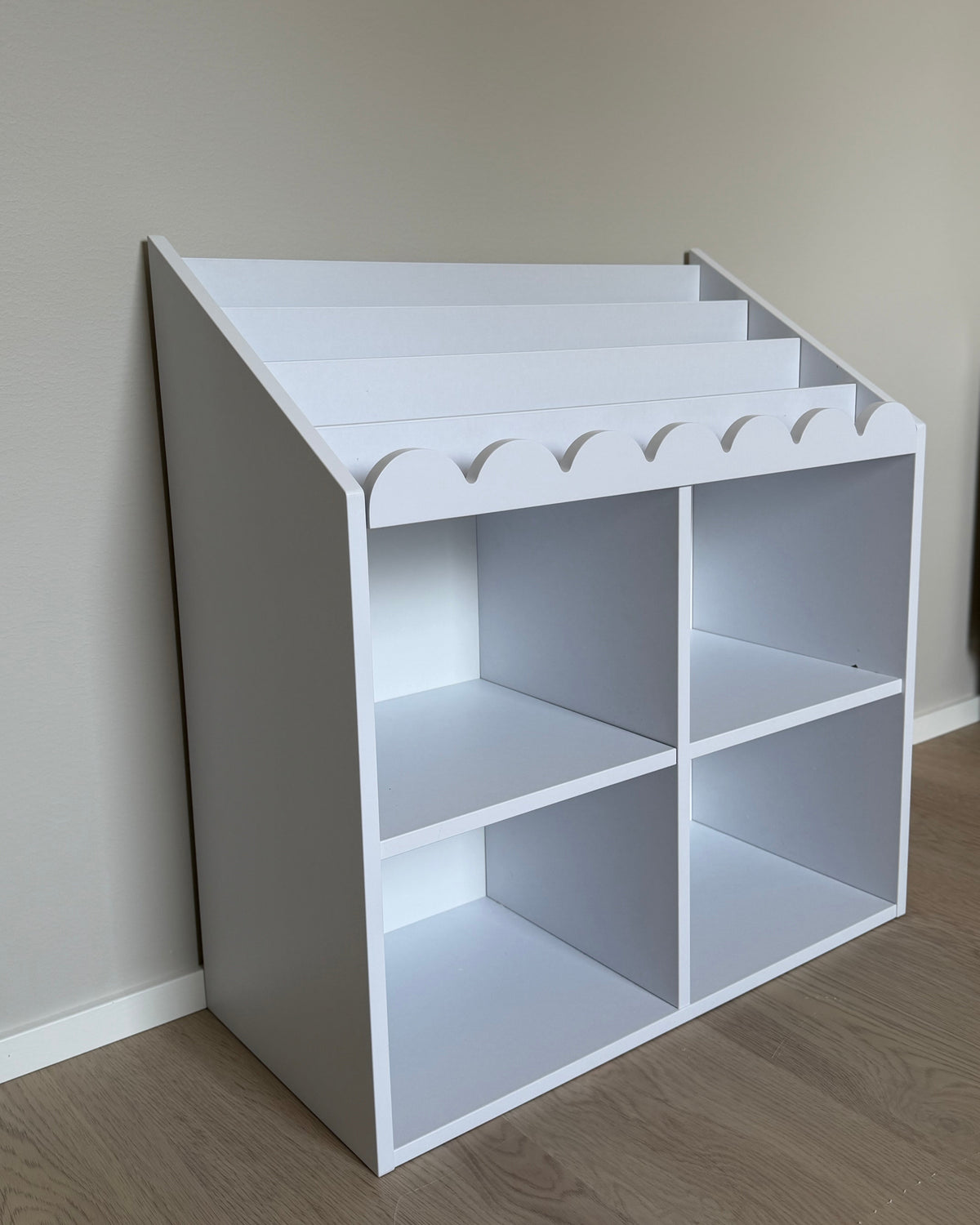 Book Nook, Montessori Bookshelf, Snow White