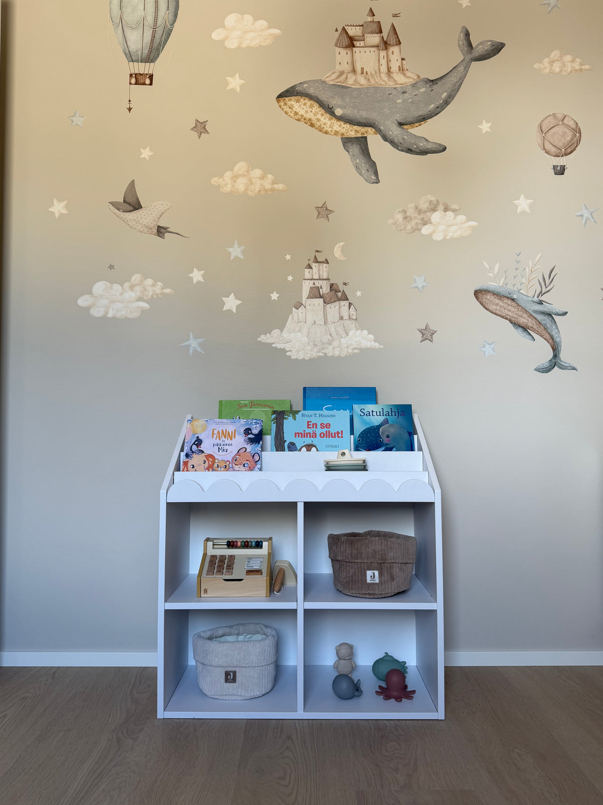 Book Nook, Montessori Bookshelf, Snow White