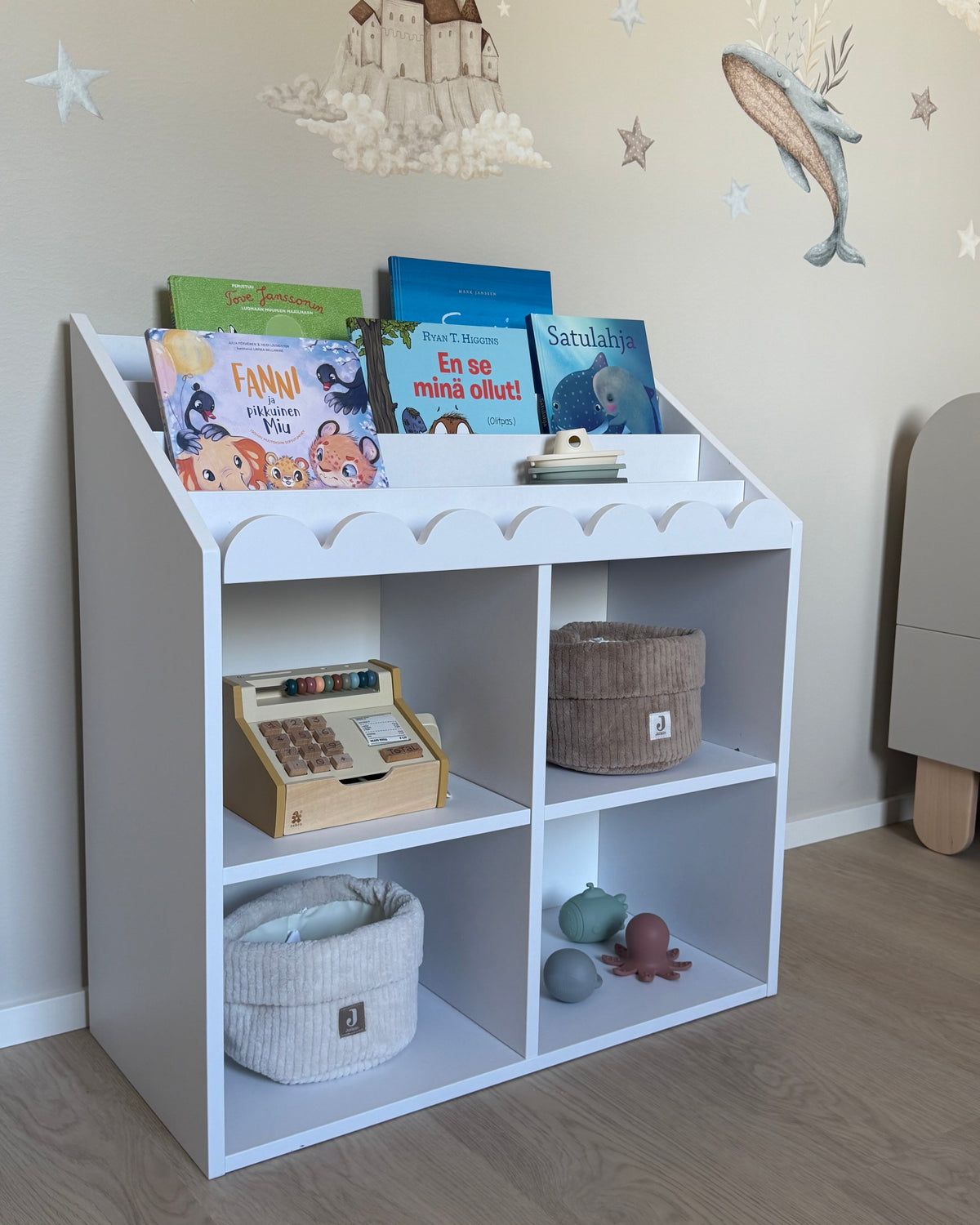 Book Nook, Montessori Bookshelf, Snow White