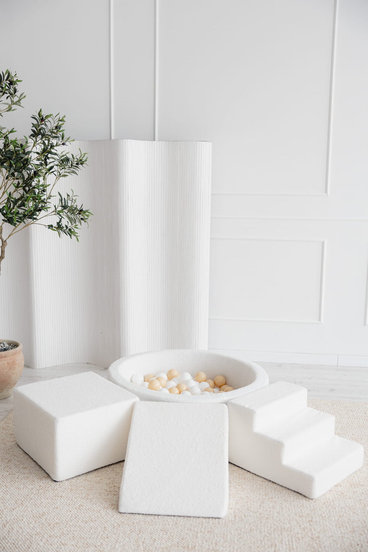 Leikkimoduuli + Pallomeri, Boucle White