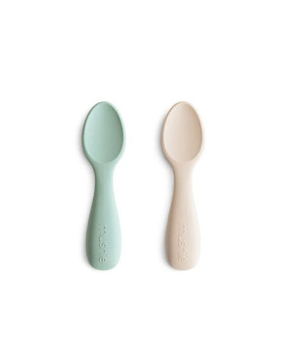 Mushie, Taaperon Silikoni Lusikkasetti 2kpl, Cambridge Blue/Shifting Sand
