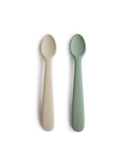 Mushie, Silikoni Lusikkasetti 2kpl,  Cambridge Blue/Shifting Sand