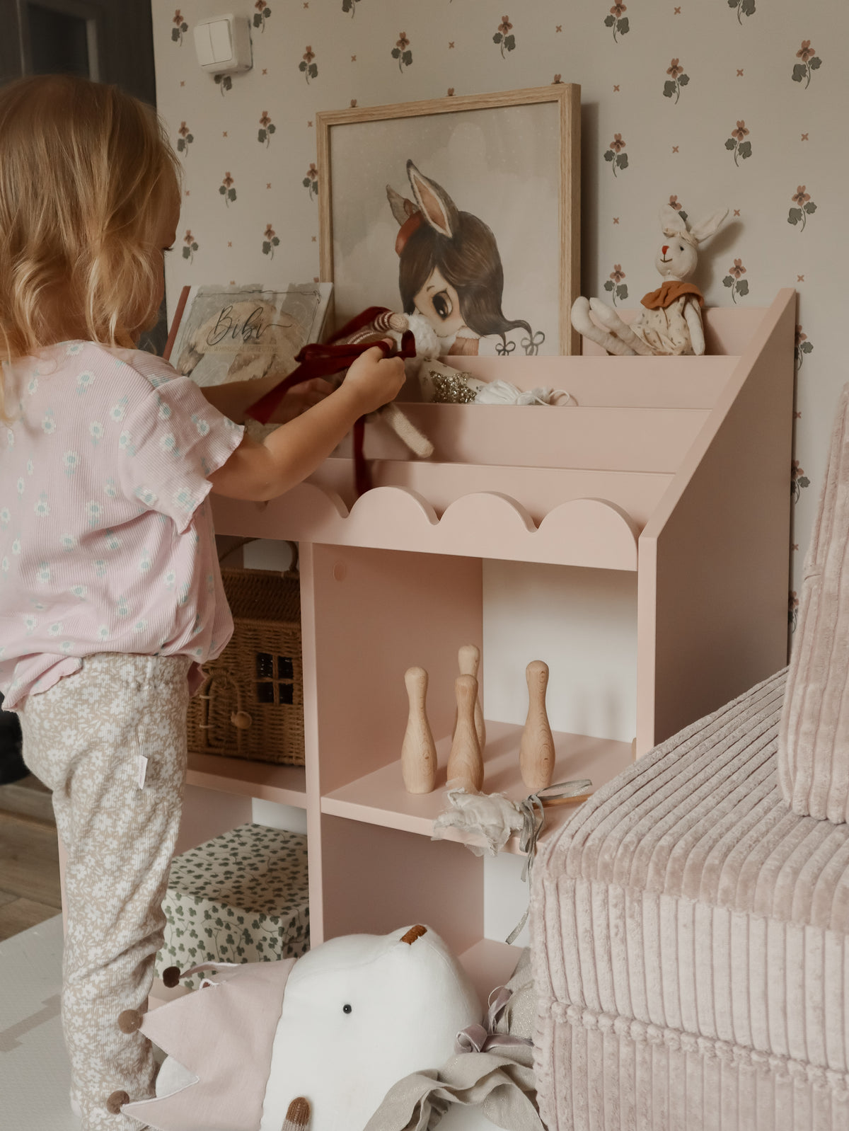 Book Nook, Montessori Kirjahylly, Vintage Rose