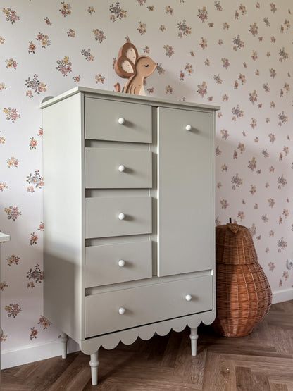 Wood Luck Design, Lipasto Tall,  Babushka Olive