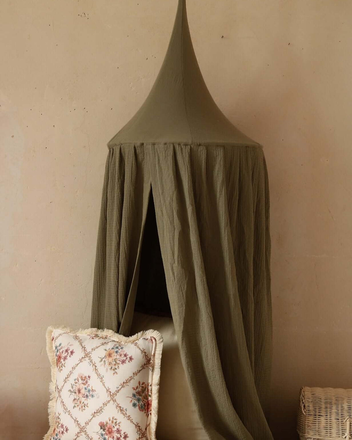Matuu Vuodekatos, Green Muslin