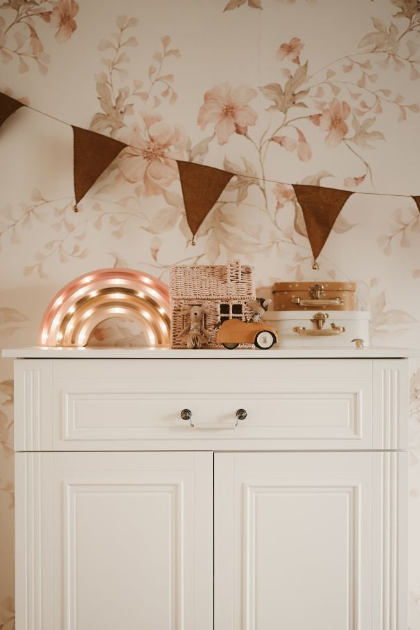 Bellamy, Ines, Korkea Lipasto, White