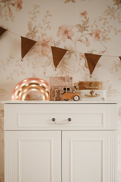 Bellamy, Ines, Korkea Lipasto, White
