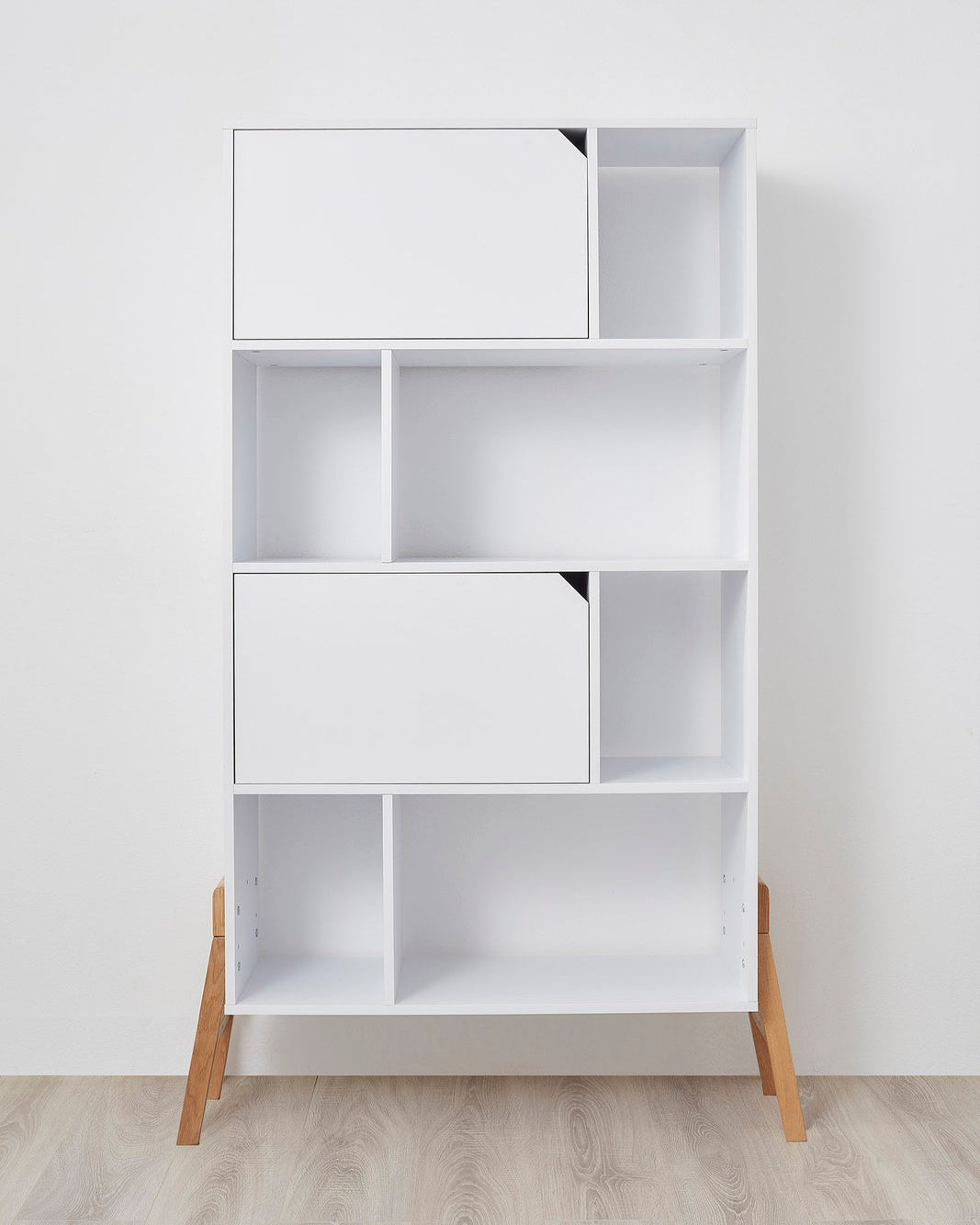 Bellamy, Lotta Kirjahylly, White