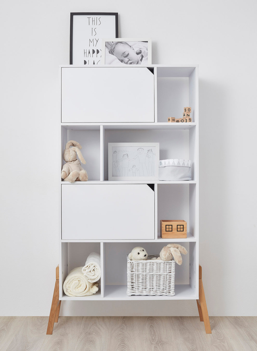 Bellamy, Lotta Kirjahylly, White