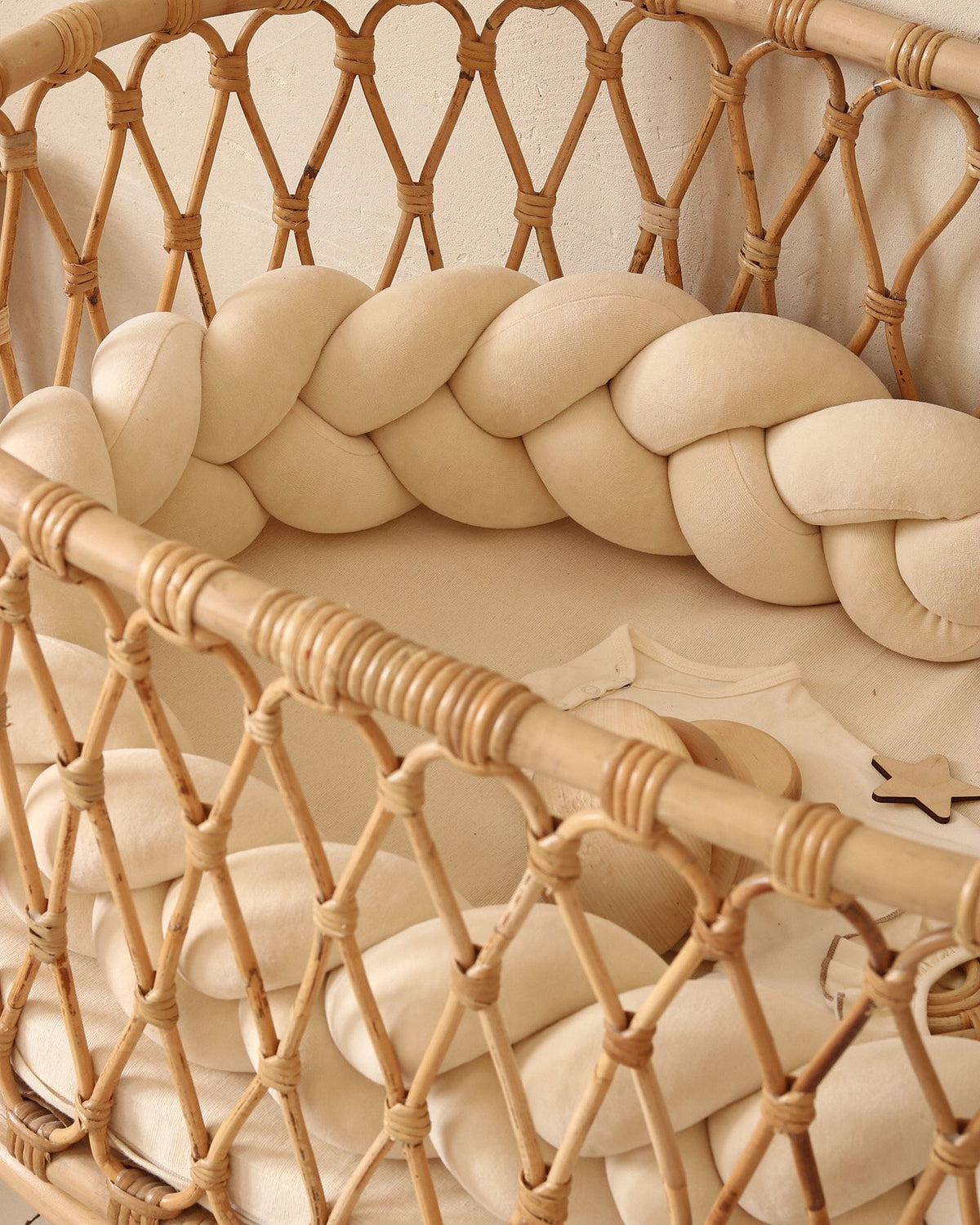 Sleeping Nest, Cream