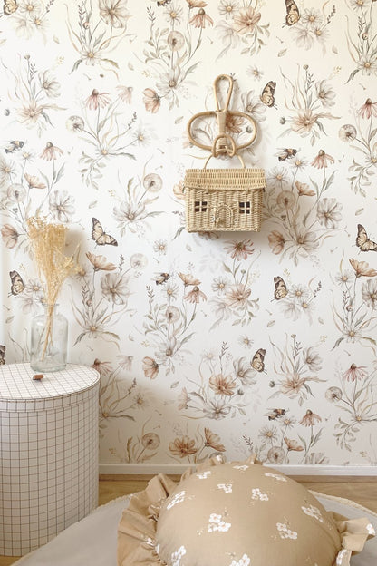 Matuu Gold Meadow White, Tapetti Medium