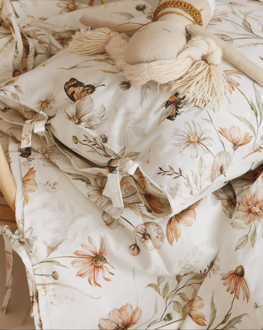 Matuu Pussilakanasetti, Gold Meadow On White