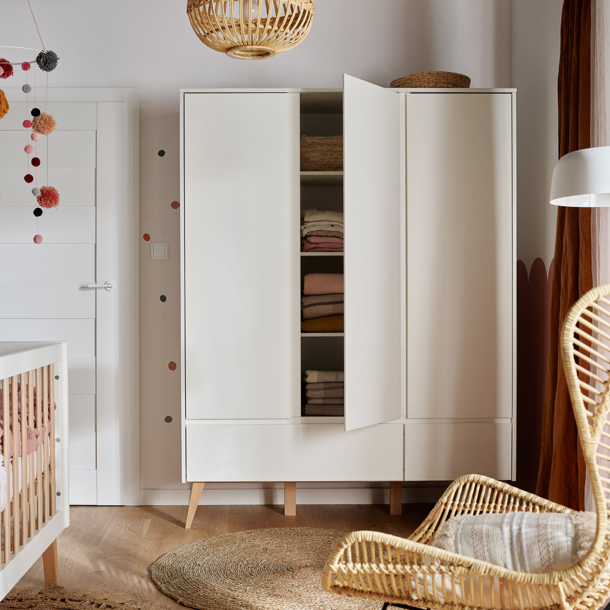 Pinio Swing Vaatekaappi 3 ovea, White