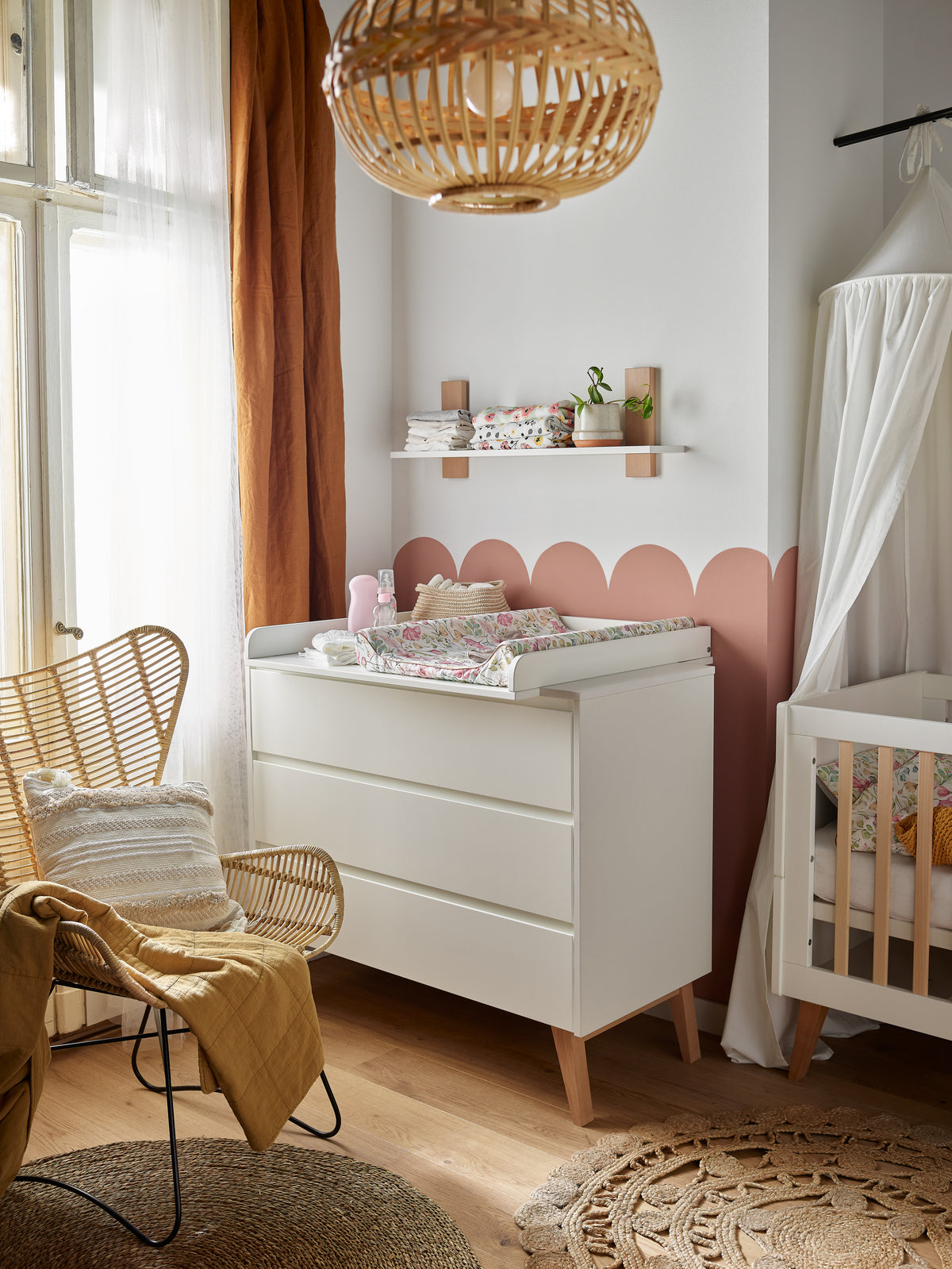 Pinio, Swing Lipasto, White
