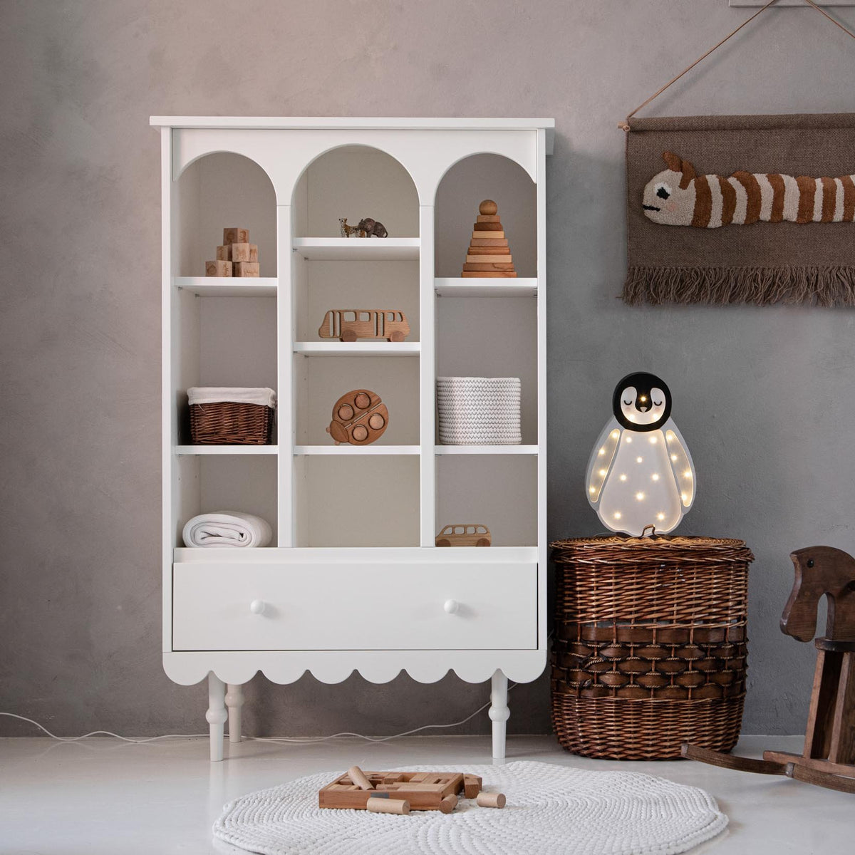 Wood Luck Design, Kirjahylly, Babushka White
