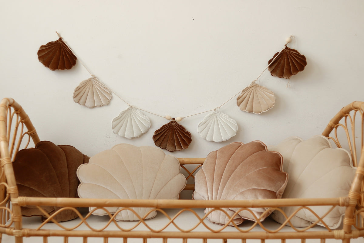 Moi Mili Sisustustyyny Small, Velvet Shell "Cream Pearl"