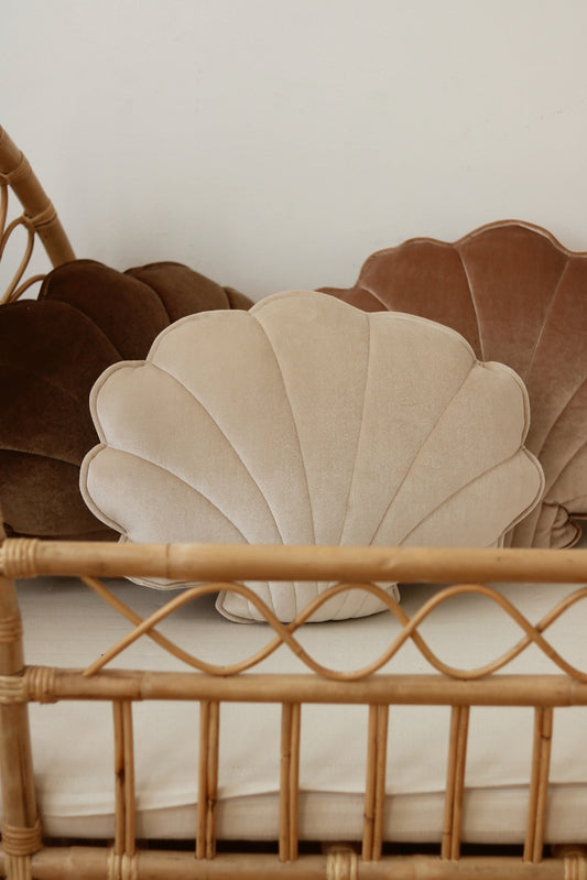 Moi Mili Sisustustyyny Small, Velvet Shell "Cream Pearl"