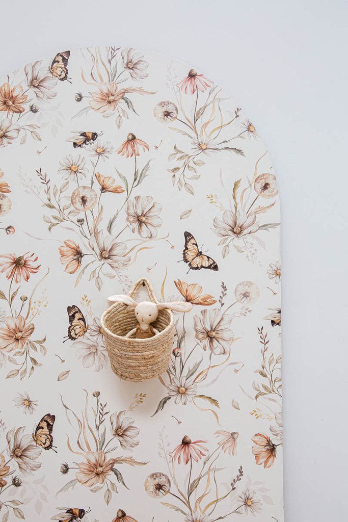 Matuu Gold Meadow White, Tapetti Medium