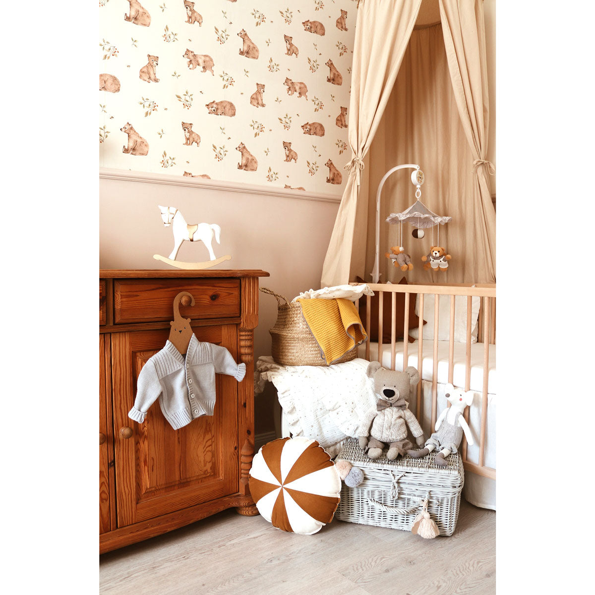 Little Bears, Tapetti