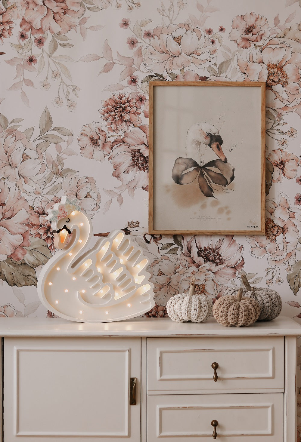 Little Lights, Yövalo, Swan