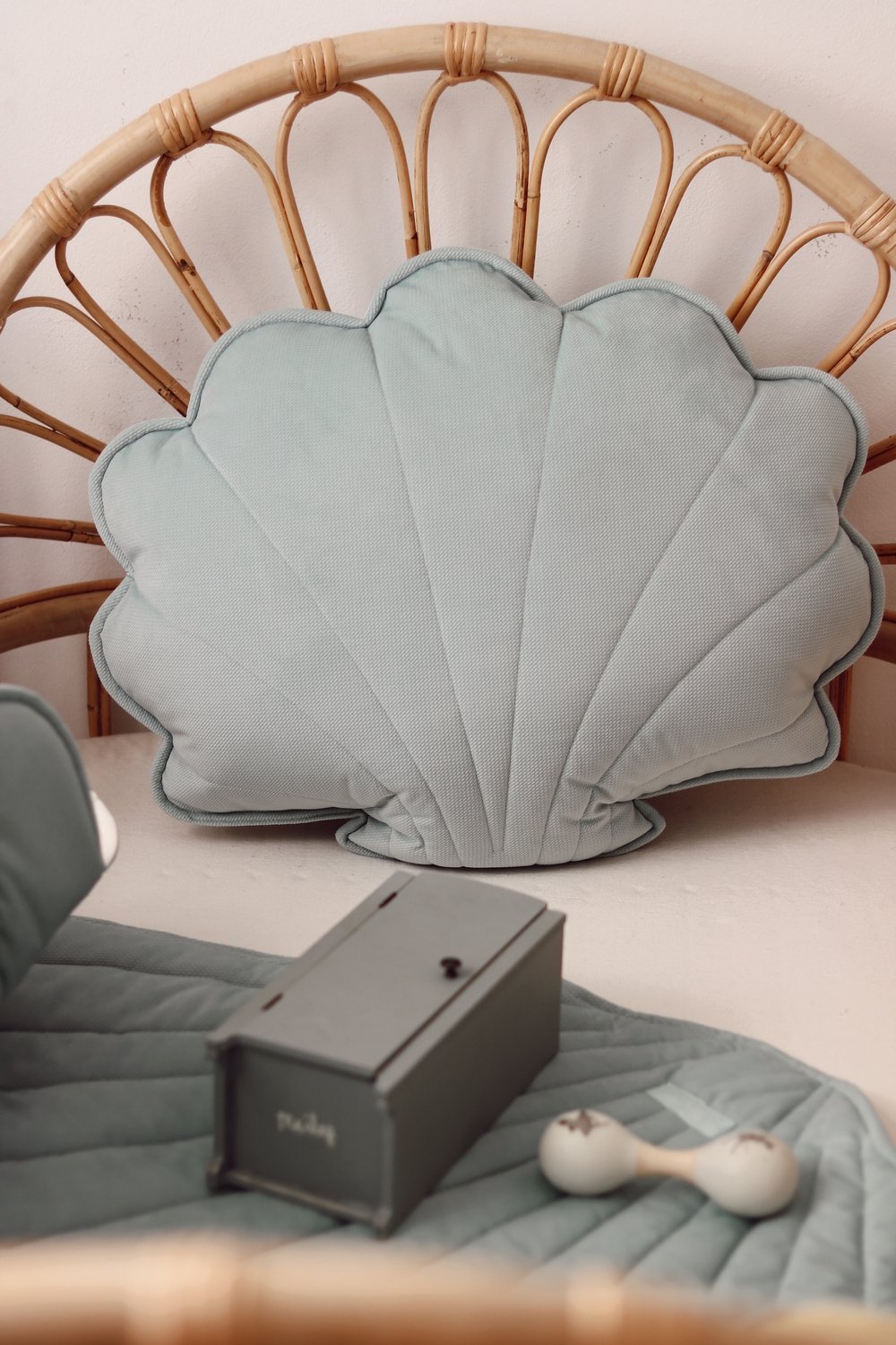 Moi Mili Sisustustyyny Large, Velvet Shell "Powder Mint"