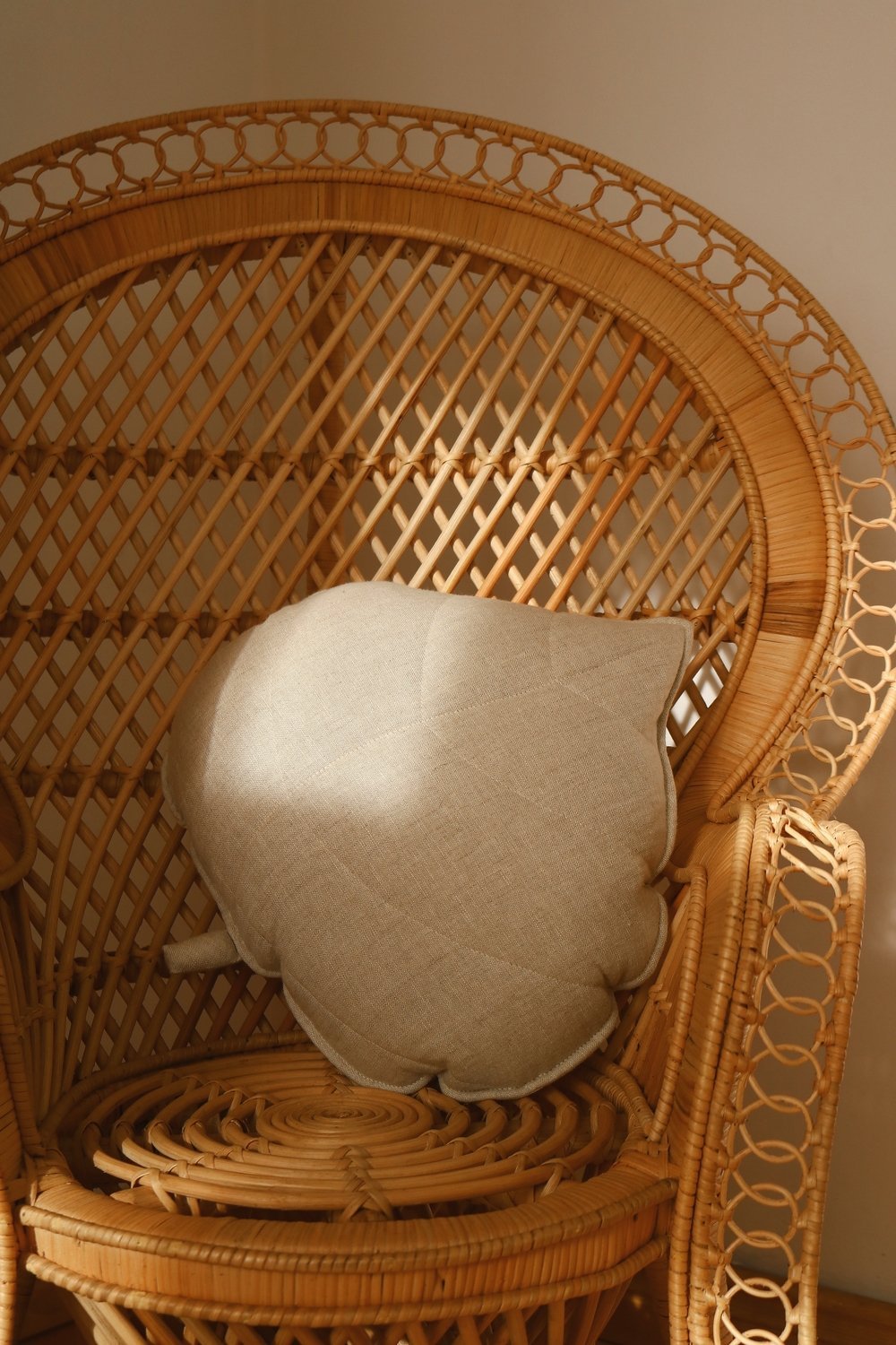 Moi Mili Decorative pillow, Linen Leaf "Sand"